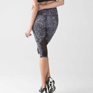 Lululemon Outrun 17" Crop